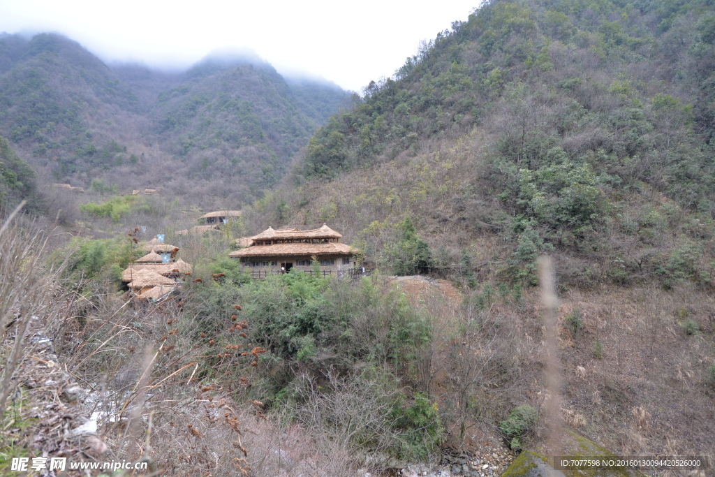 山间木屋