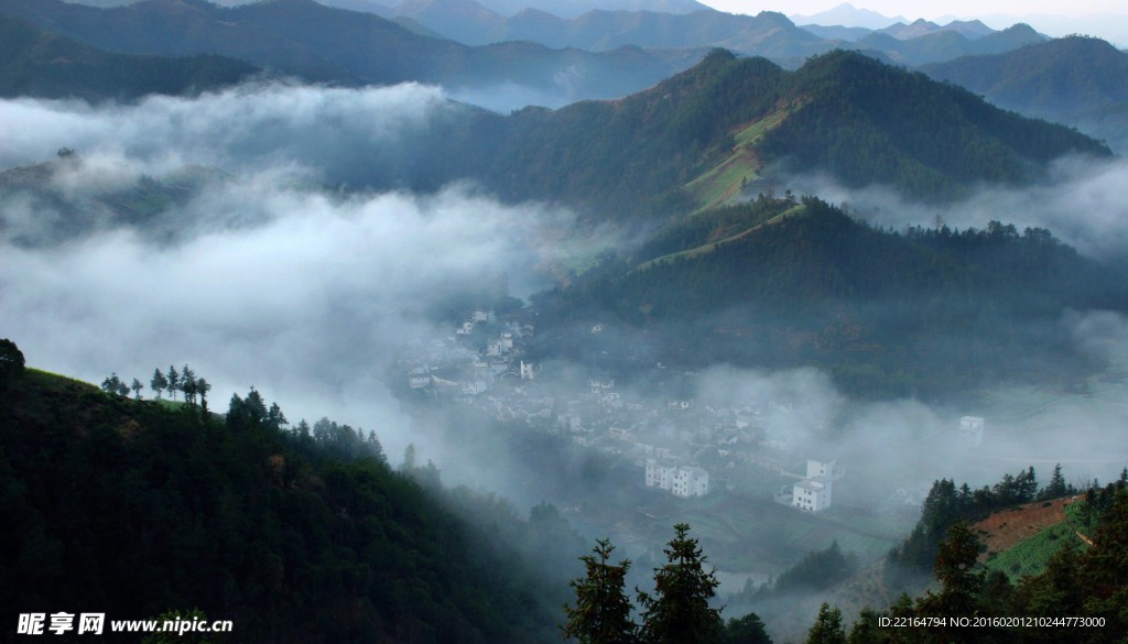 高山云层