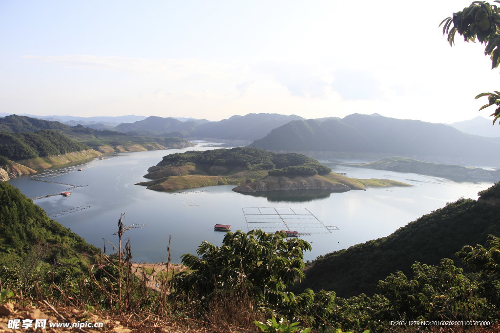 河流