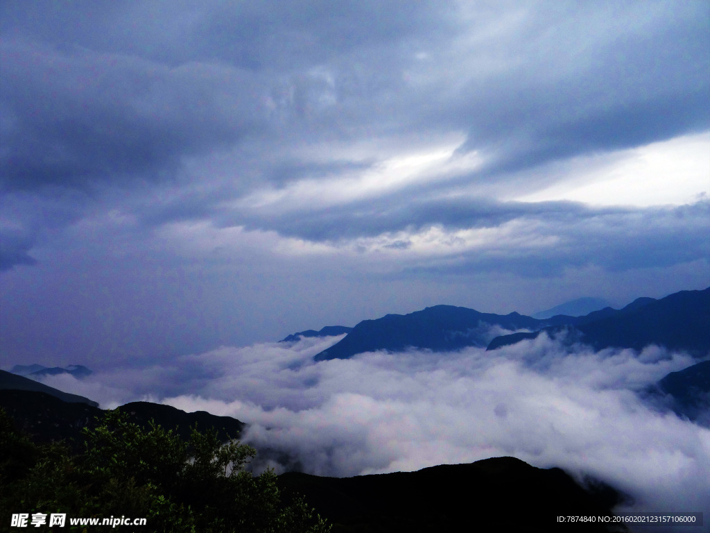 轿顶山风光