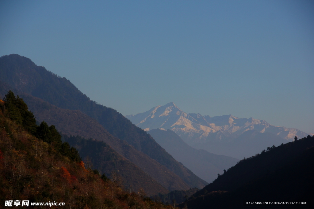 高原雪山