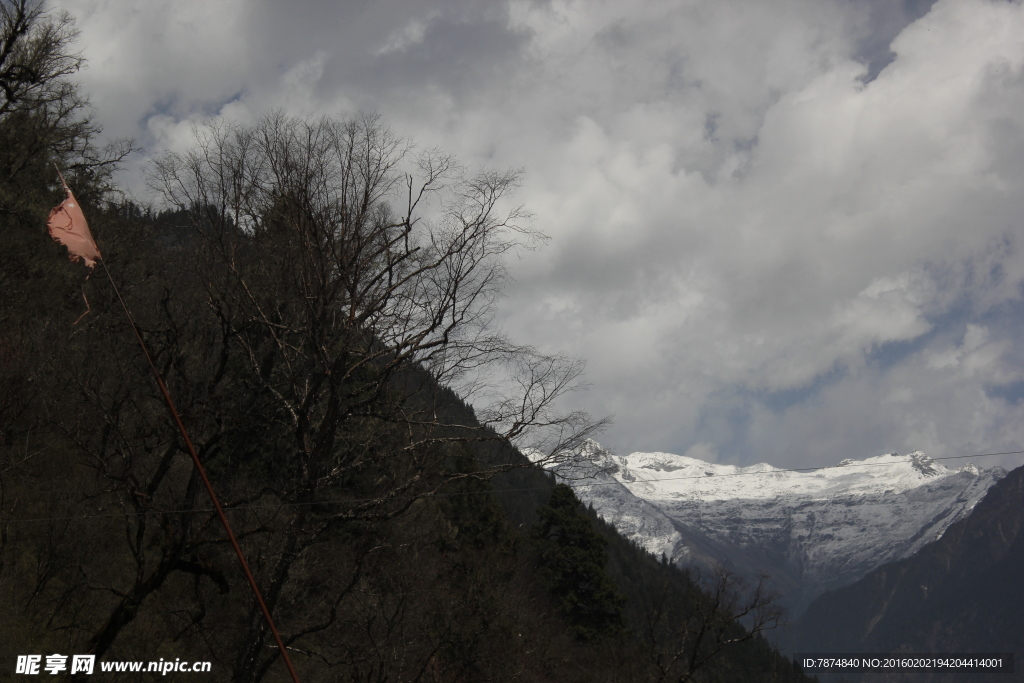 高原雪山