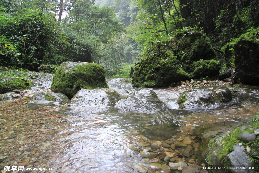 山涧流水
