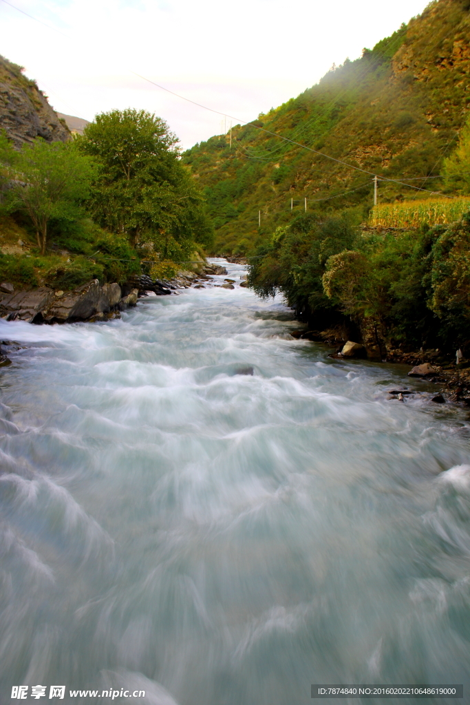 山涧流水