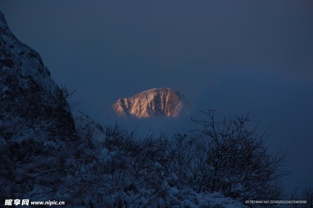 贡嘎雪山