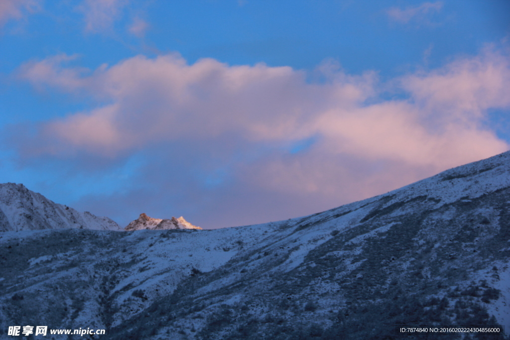 贡嘎雪山