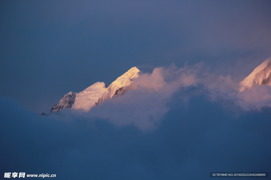 贡嘎雪山