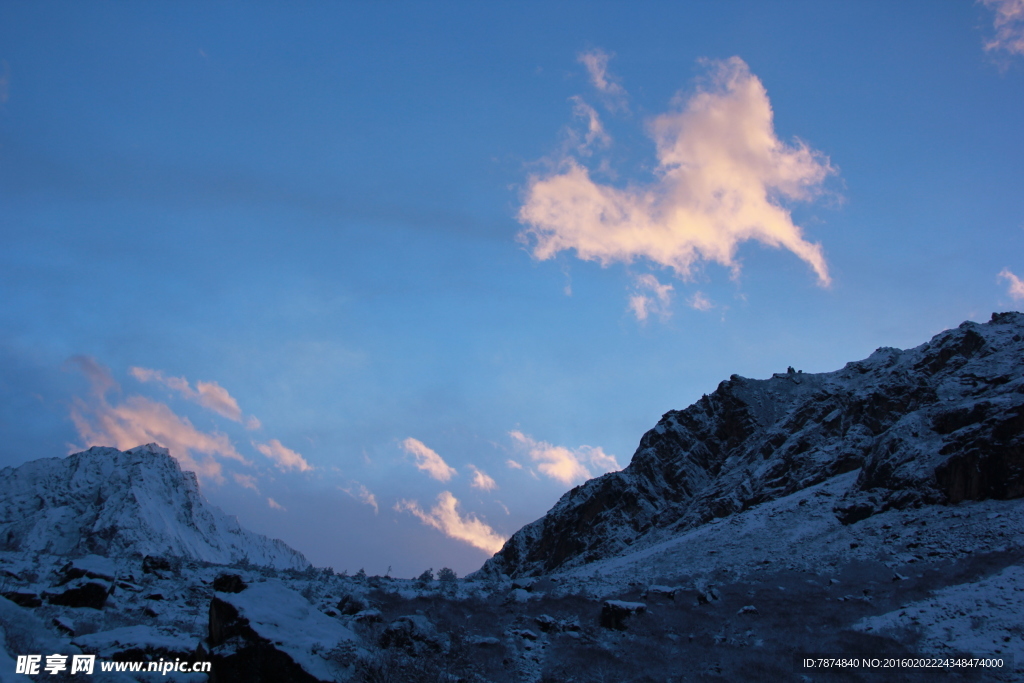 贡嘎雪山