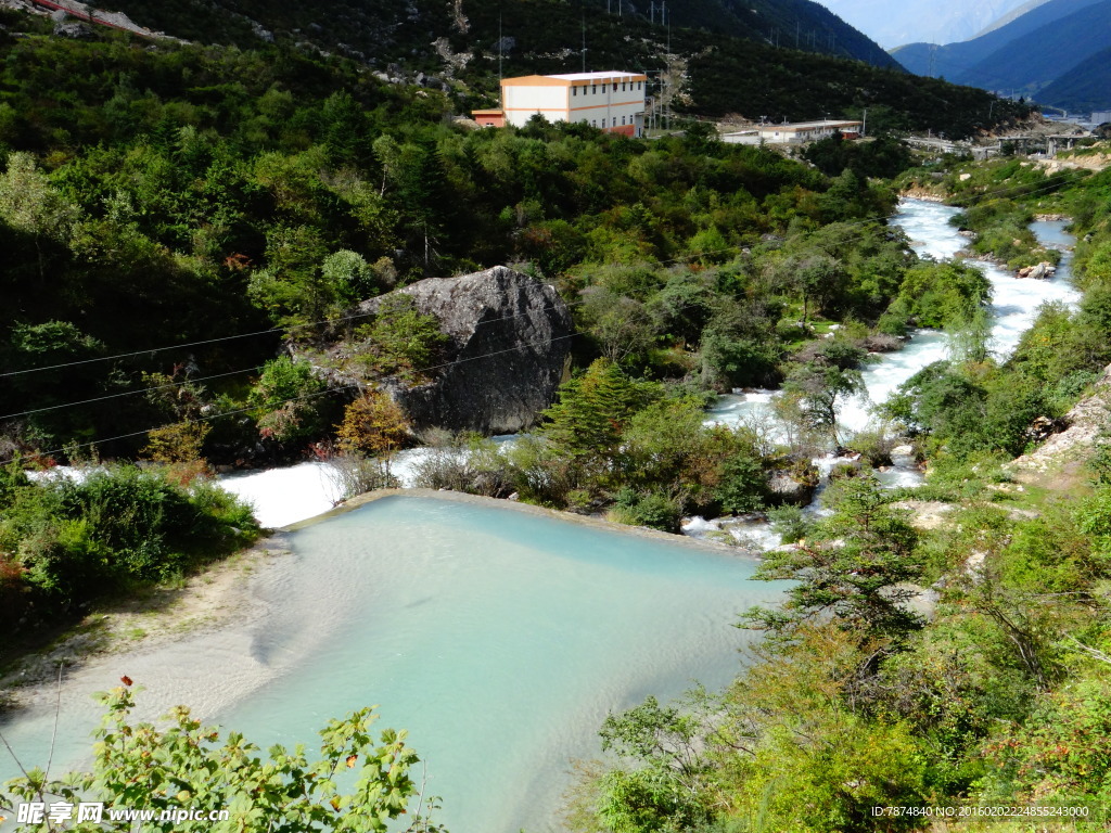 山涧流水