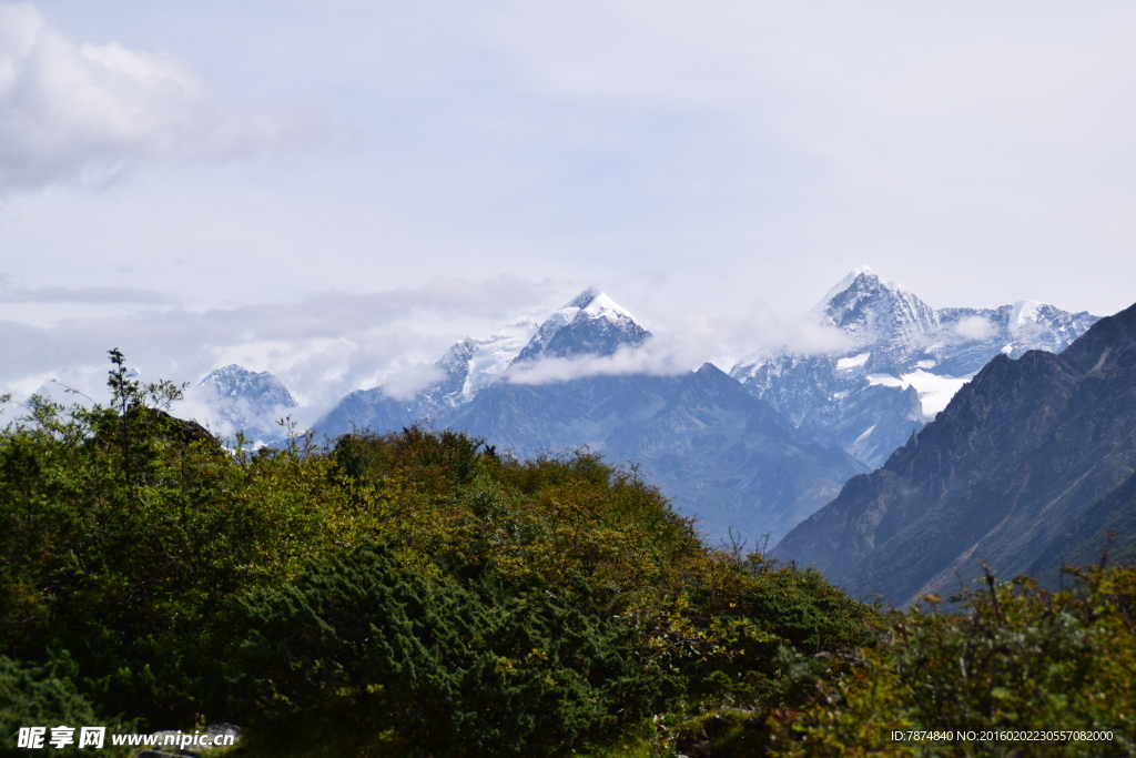 贡嘎雪山