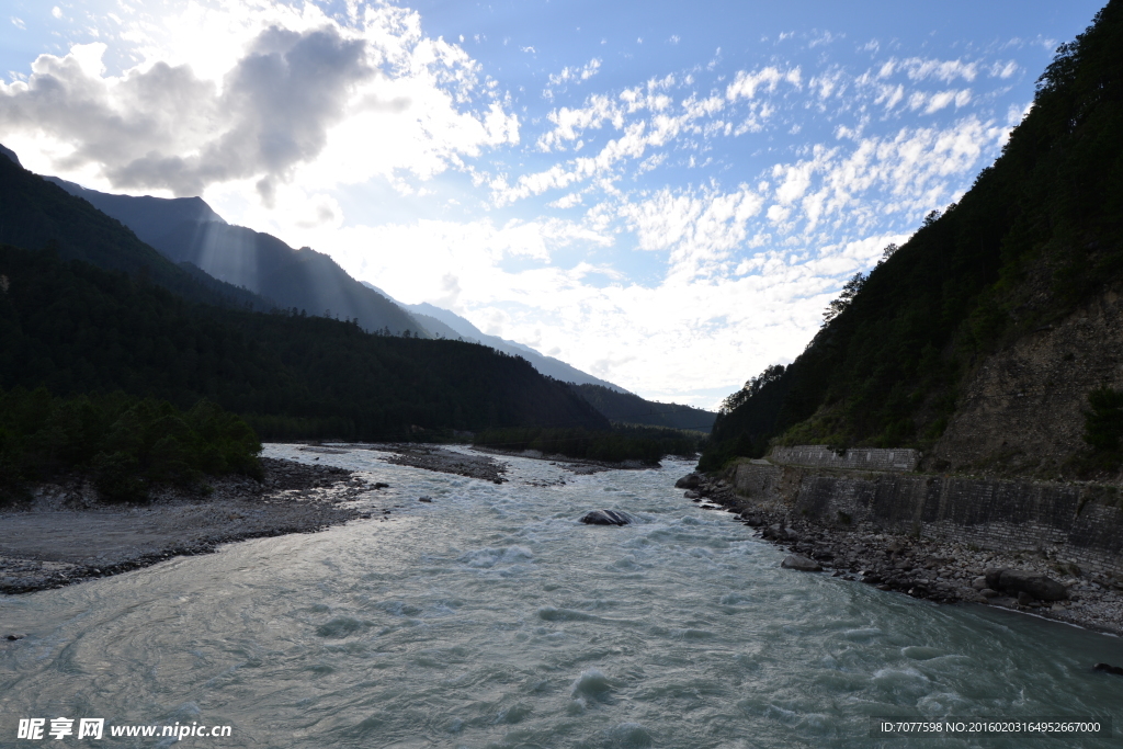 山脉河流