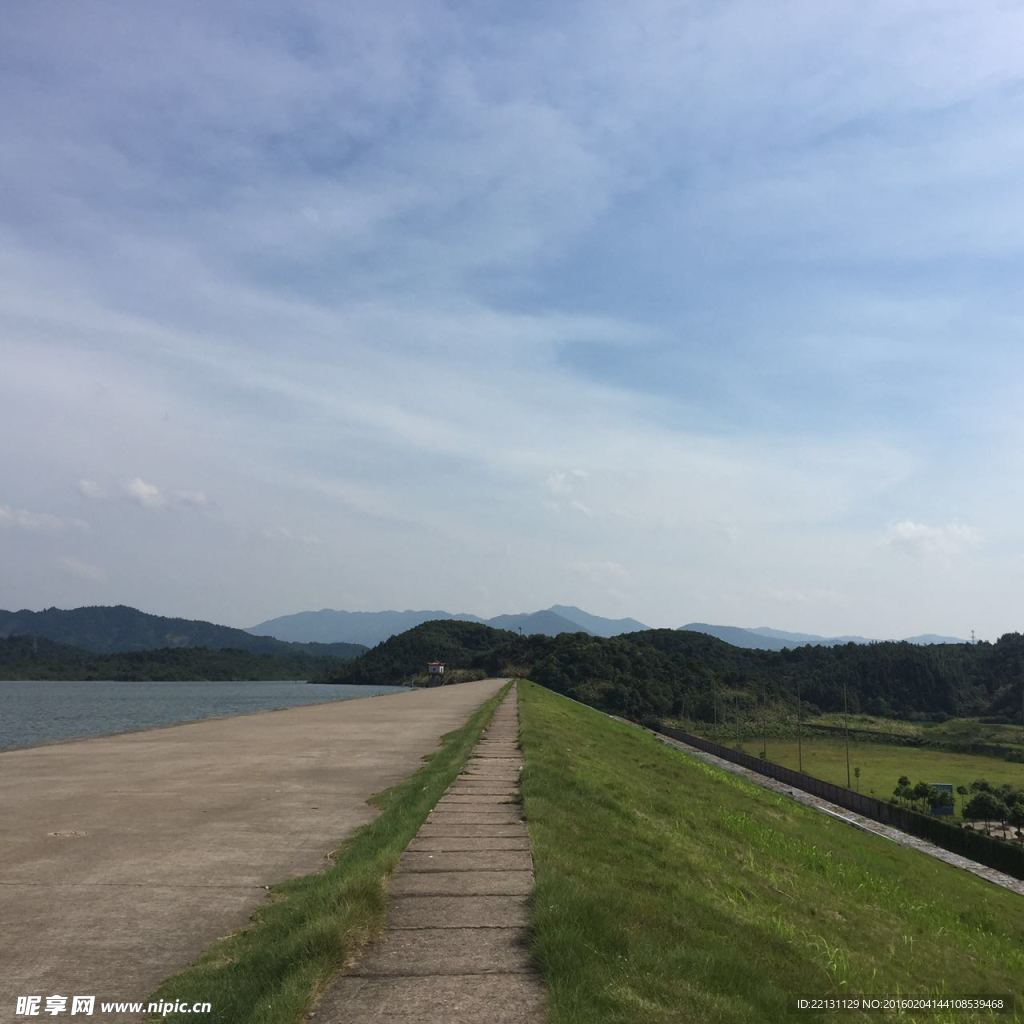 天空堤岸