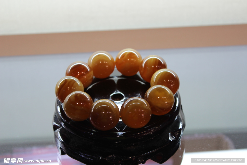 万福琥珀