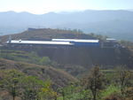 建在山顶的工厂