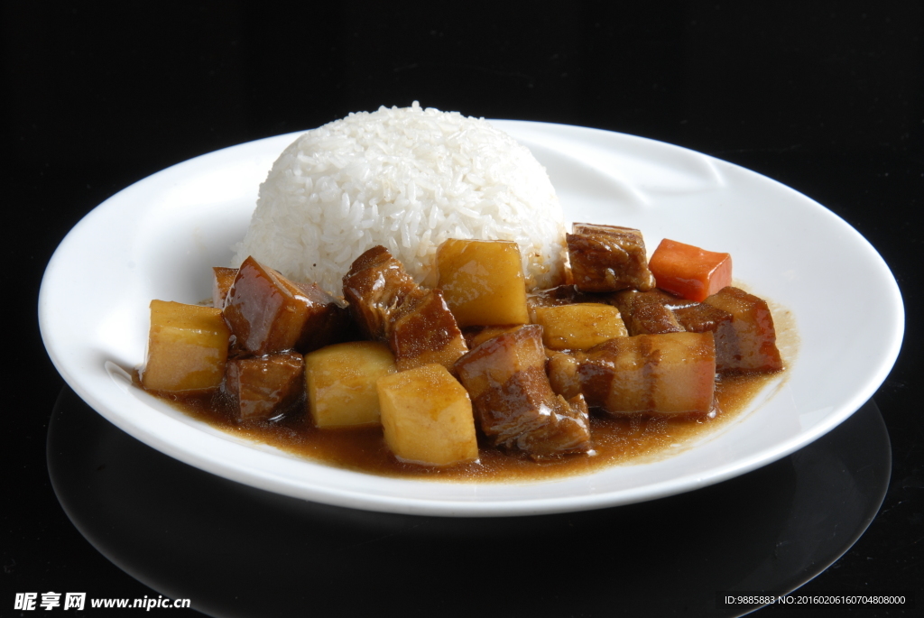 土豆红烧肉饭