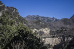 蓝天下的山