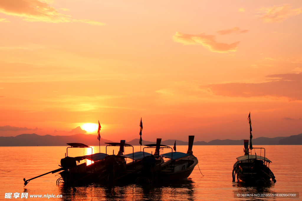 黄昏 夕阳 小船