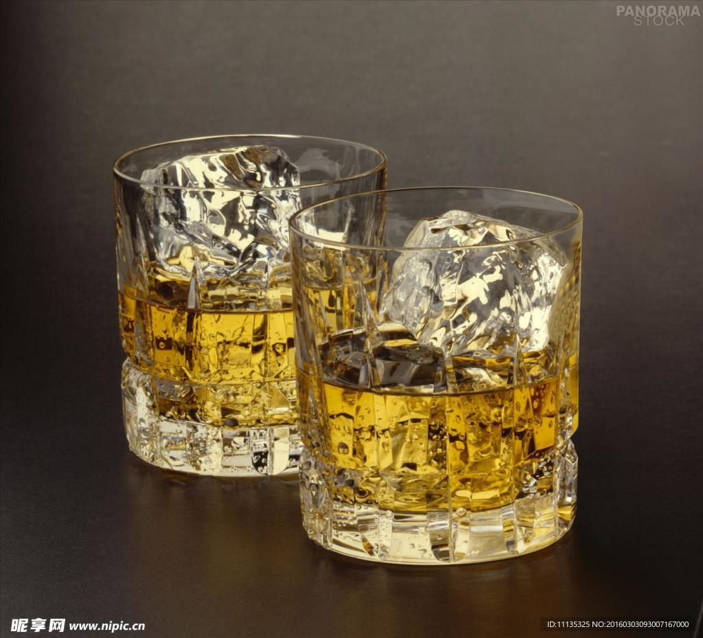 酒瓶 酒杯