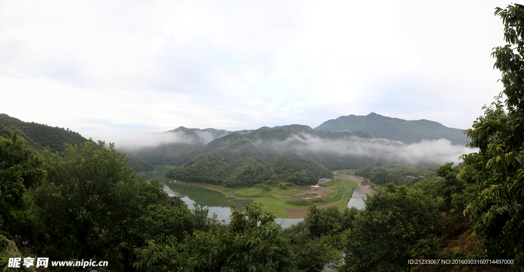 大别山全景拍摄图片