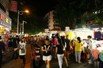 夜色中的市场