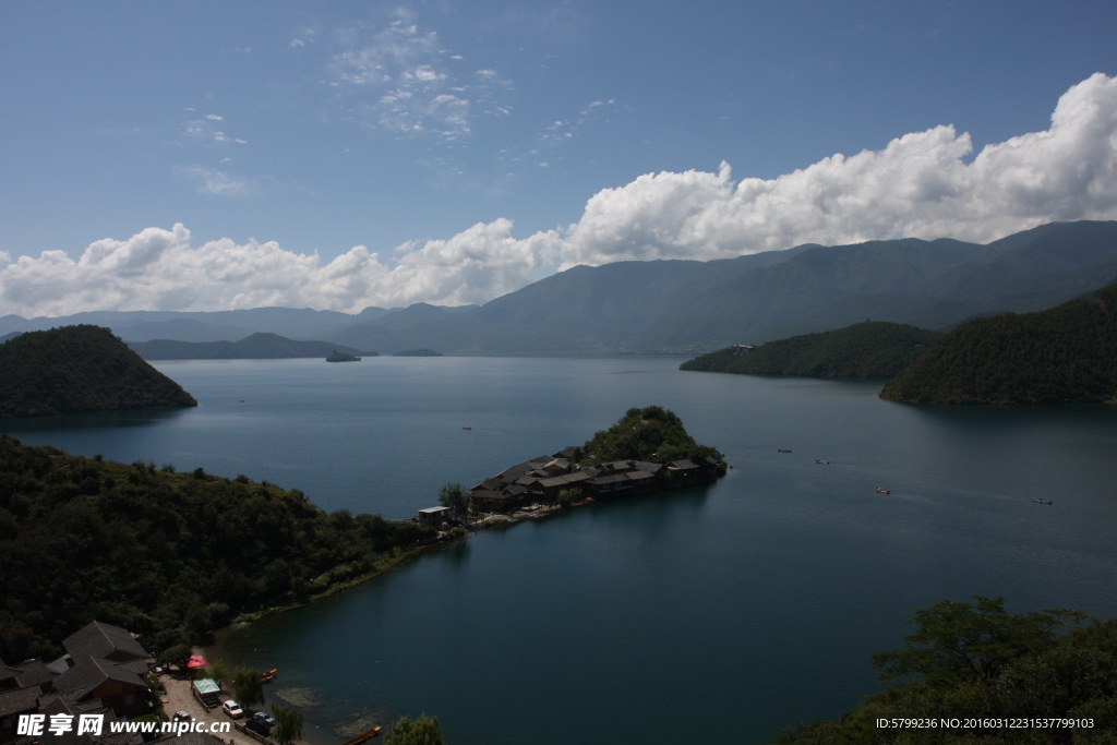 泸沽湖