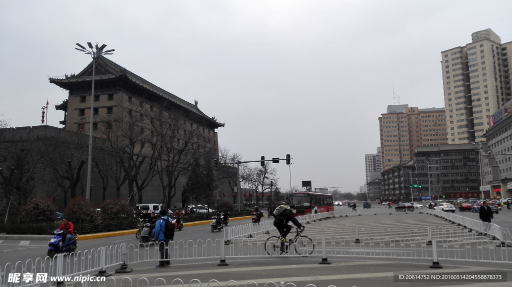 现代建筑与古建筑