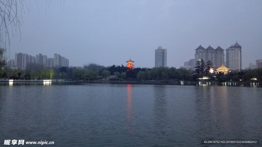 湖水