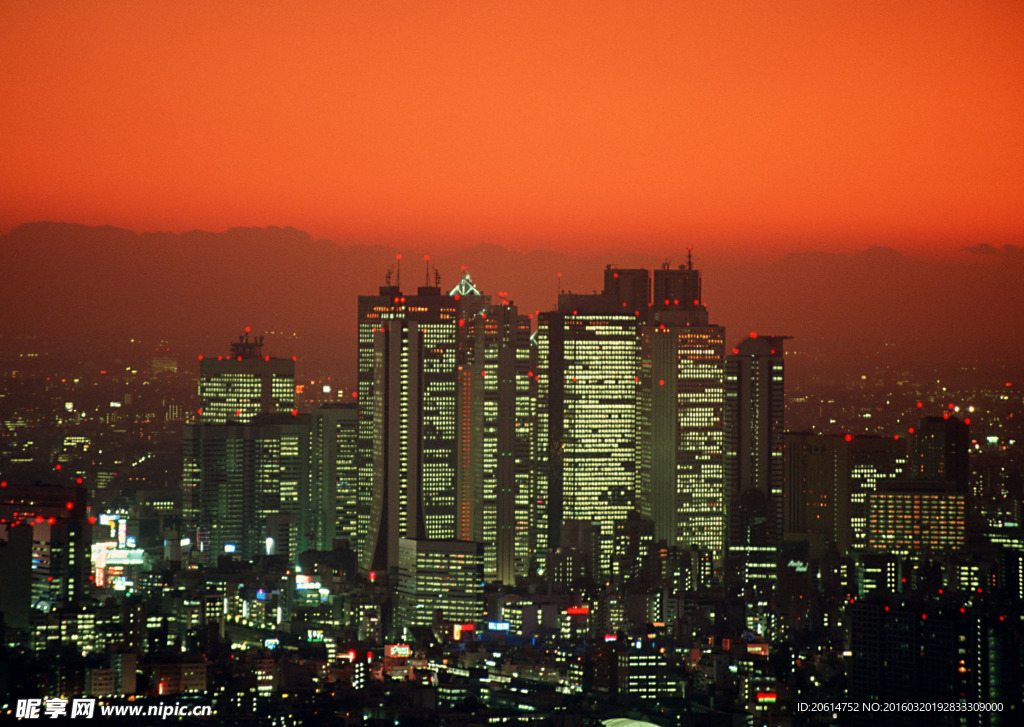 夕阳下的城市