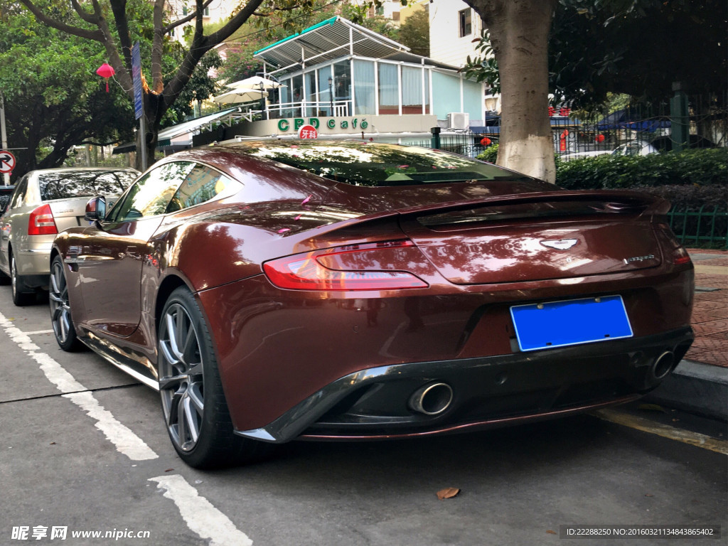 阿斯顿马丁 Vanquish
