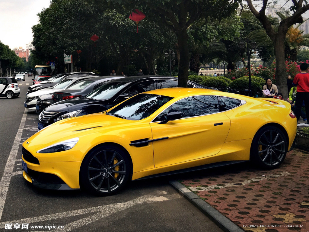 阿斯顿马丁 Vanquish