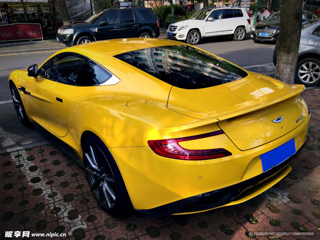 阿斯顿马丁 Vanquish