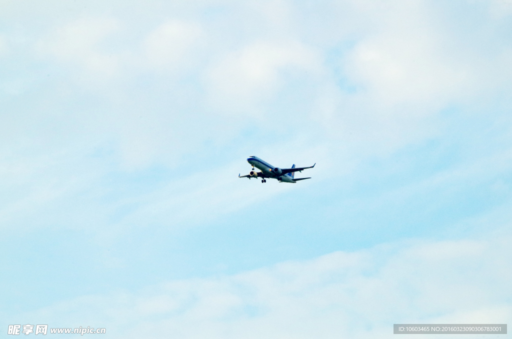 蓝天客机 高空飞行