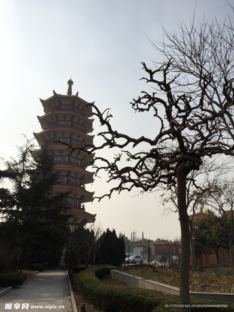 夕阳下的古寺