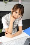 年轻美女