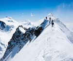 登上雪峰山顶