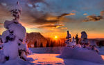 日出雪景