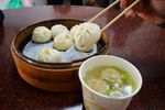 小笼包和丸子汤
