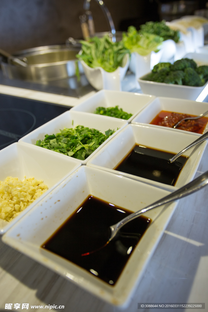 西餐自助酱料台