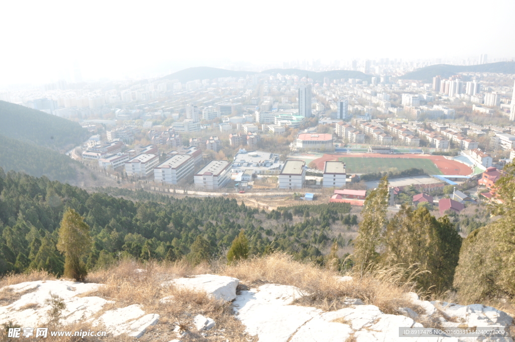 城市山景
