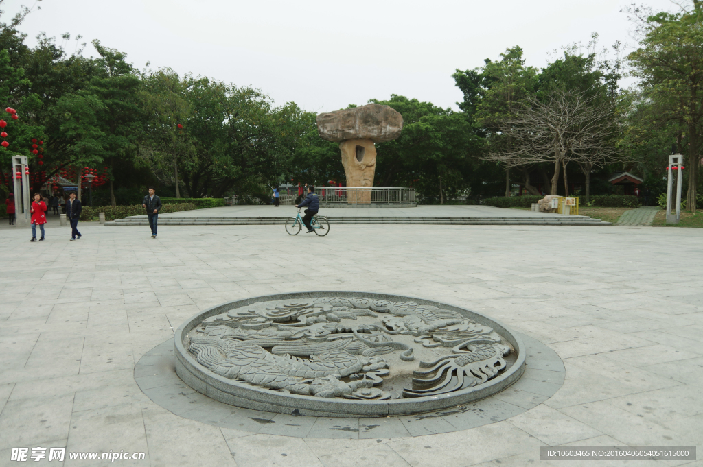 圆龙地标 广场建筑