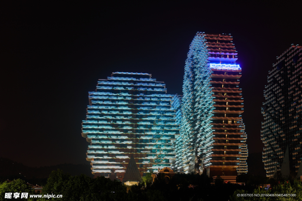 三亚大树公馆夜景