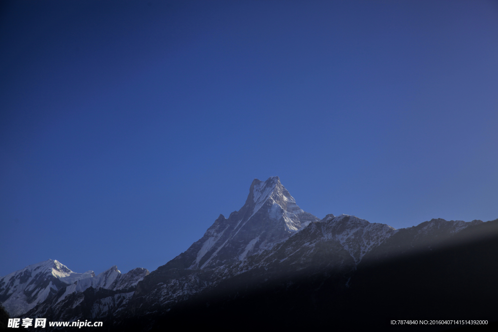 尼泊尔雪山