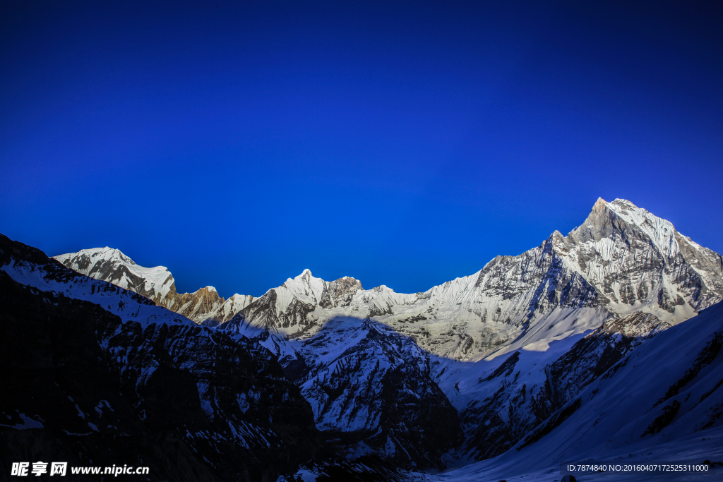 尼泊尔雪山