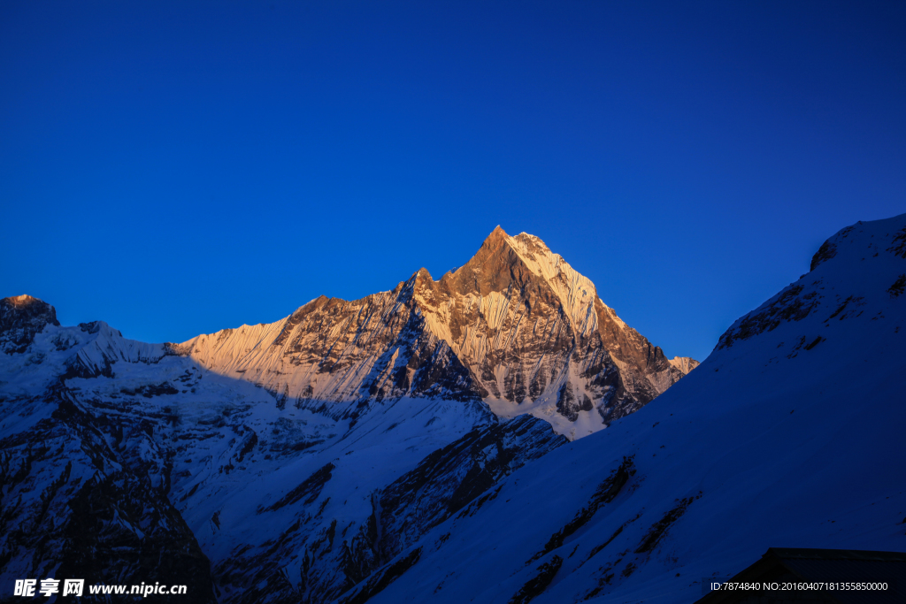 尼泊尔雪山