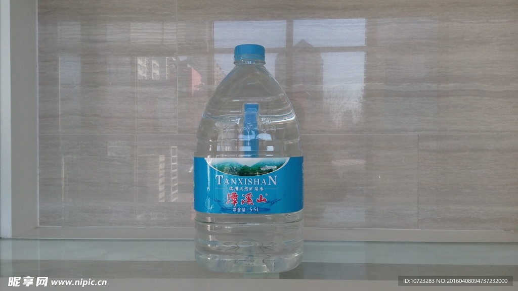 矿泉水