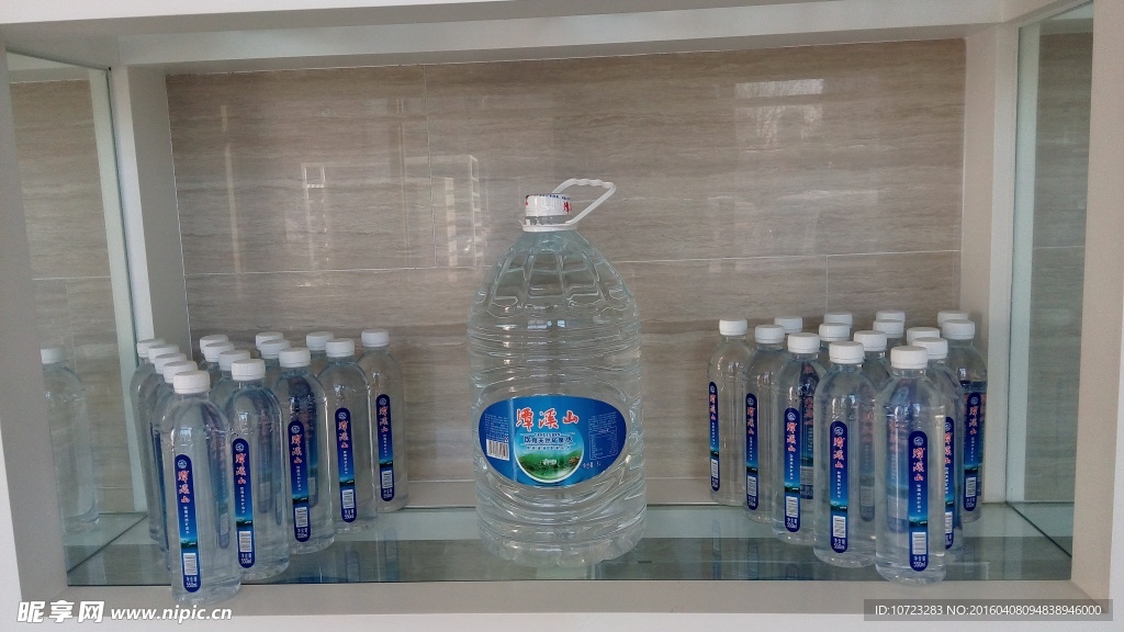 矿泉水