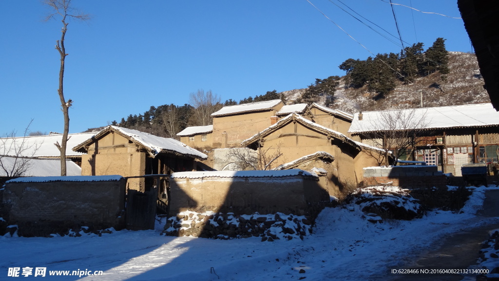 冬天的小山村