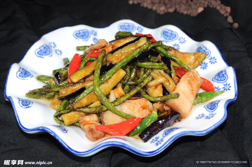 拍蒜豆瓣炒双蔬