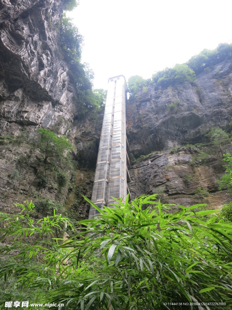 武隆天生三桥升降机