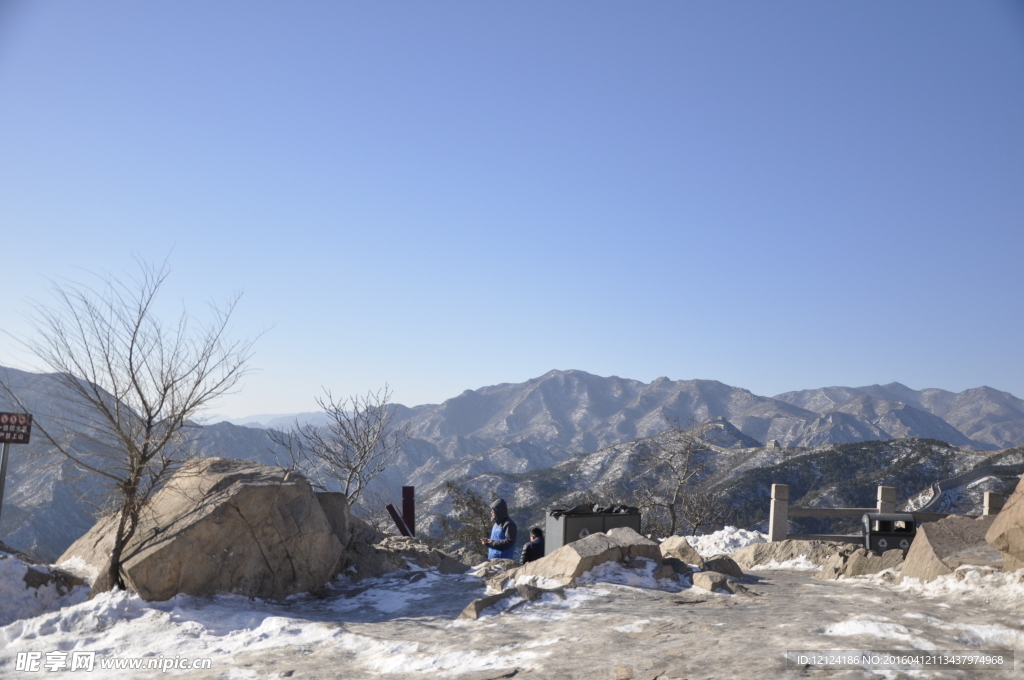 山 雪山